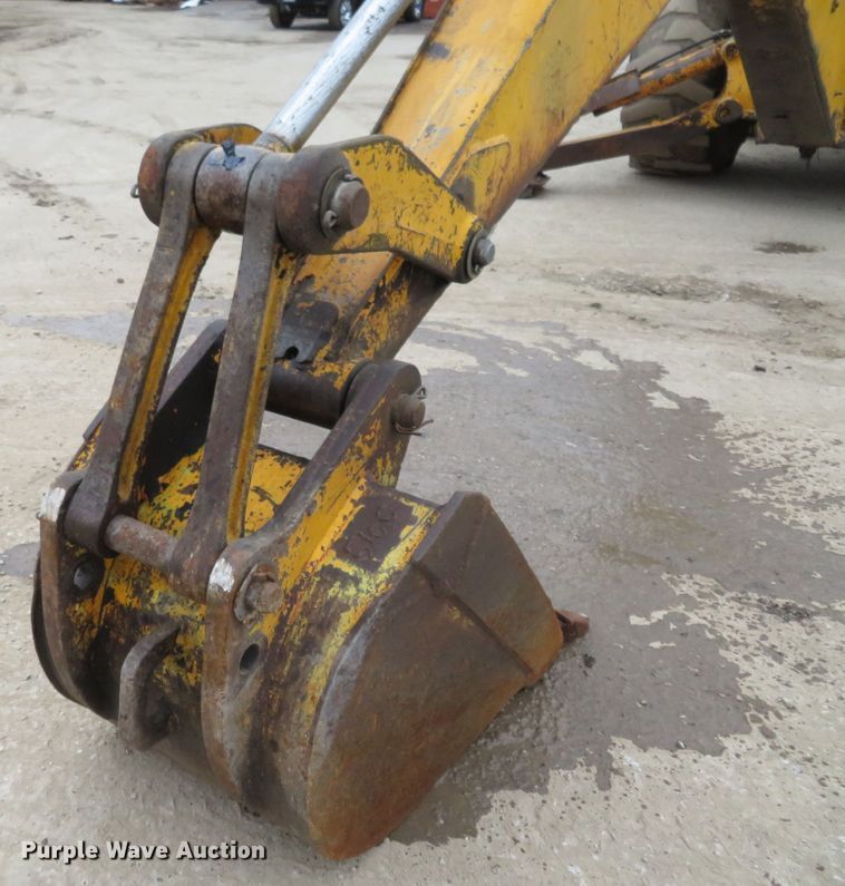 image for item DI3993 1986 John Deere 510C  backhoe