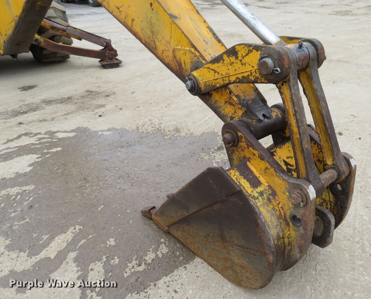 image for item DI3993 1986 John Deere 510C  backhoe