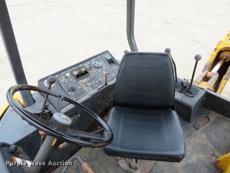 image for item DI3993 1986 John Deere 510C  backhoe