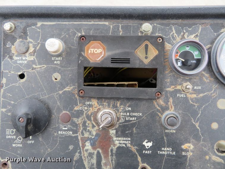 image for item DI3993 1986 John Deere 510C  backhoe