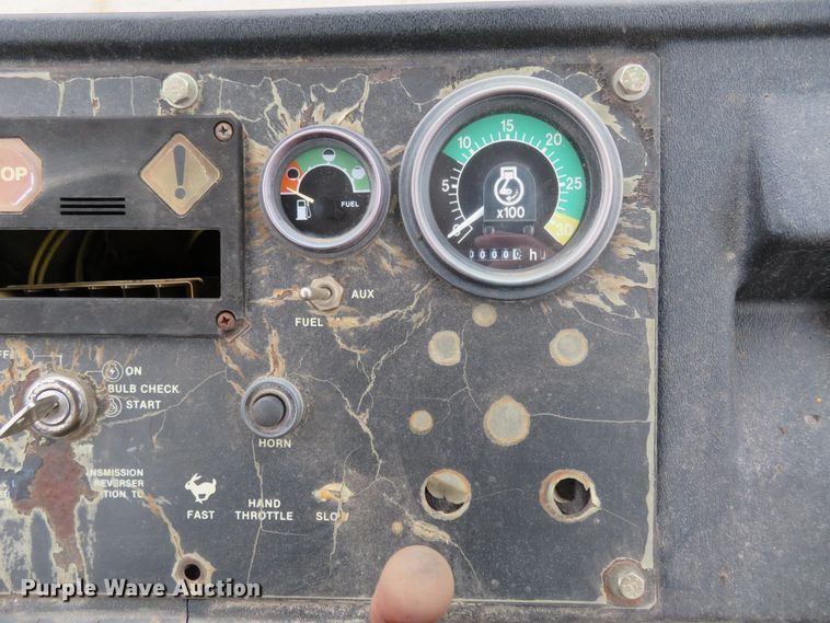 image for item DI3993 1986 John Deere 510C  backhoe