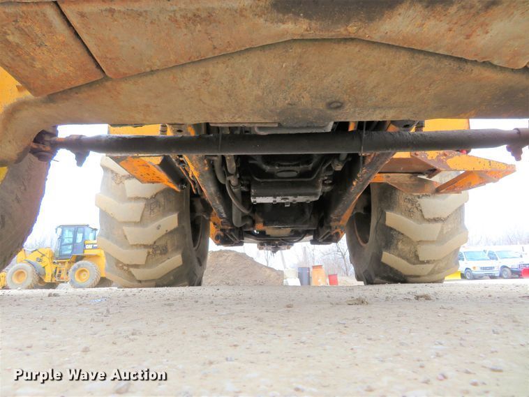 image for item DI3993 1986 John Deere 510C  backhoe