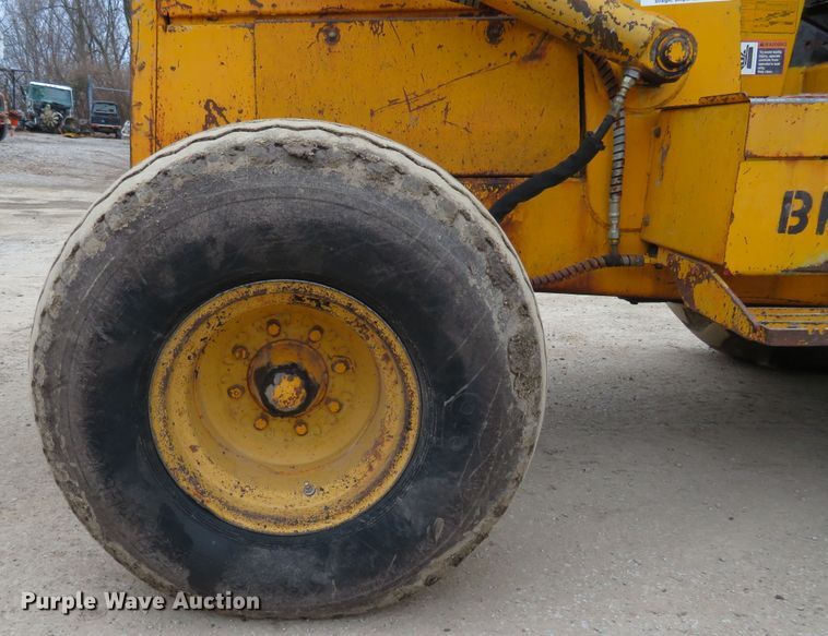 image for item DI3993 1986 John Deere 510C  backhoe