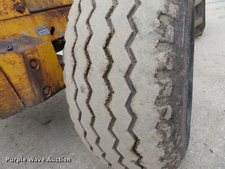 image for item DI3993 1986 John Deere 510C  backhoe