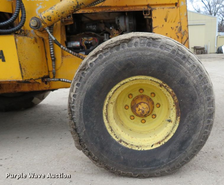 image for item DI3993 1986 John Deere 510C  backhoe