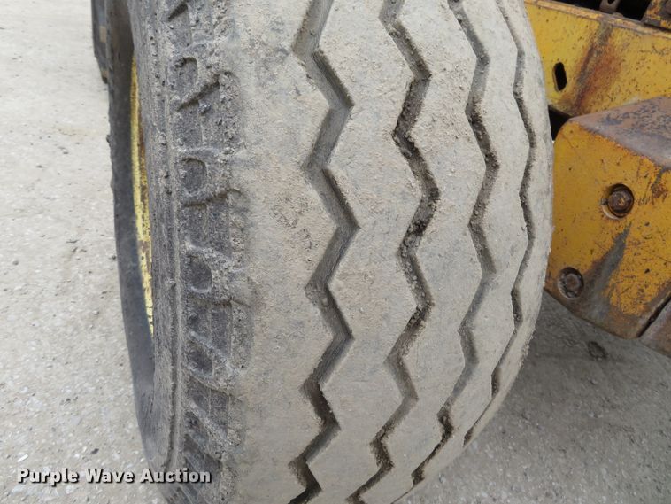 image for item DI3993 1986 John Deere 510C  backhoe