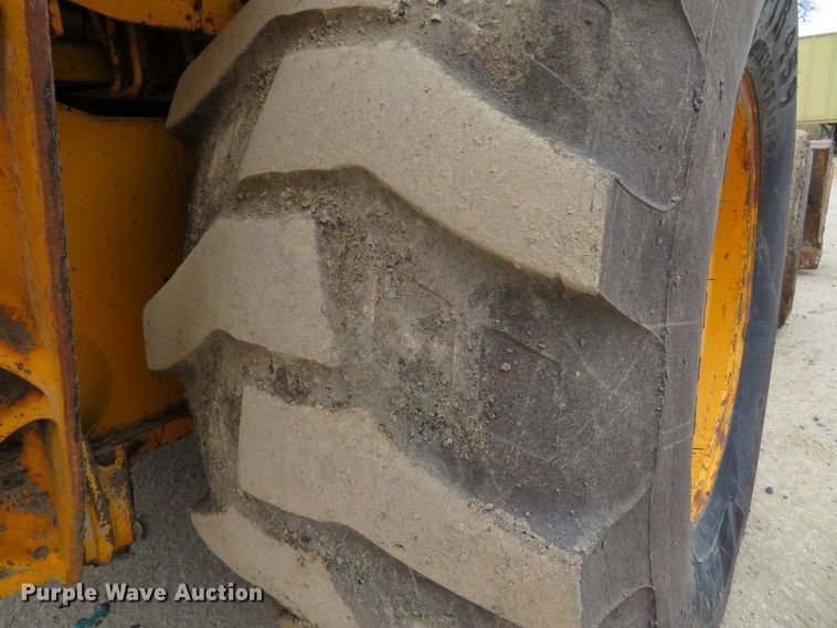 image for item DI3993 1986 John Deere 510C  backhoe