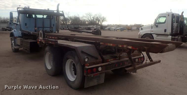 image for item DI7490 2007 Freightliner Business Class M112 roll-off container truck