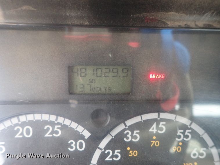 image for item DI7490 2007 Freightliner Business Class M112 roll-off container truck