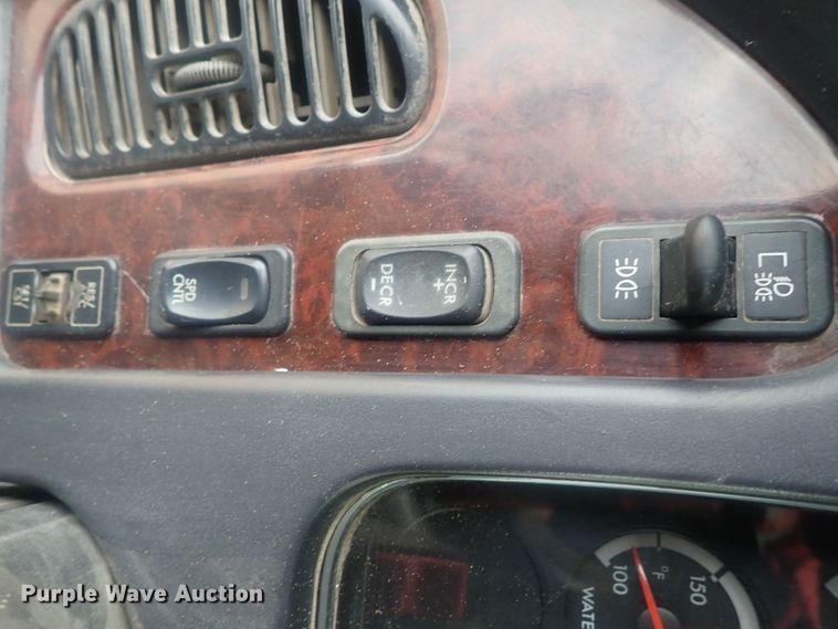 image for item DI7490 2007 Freightliner Business Class M112 roll-off container truck