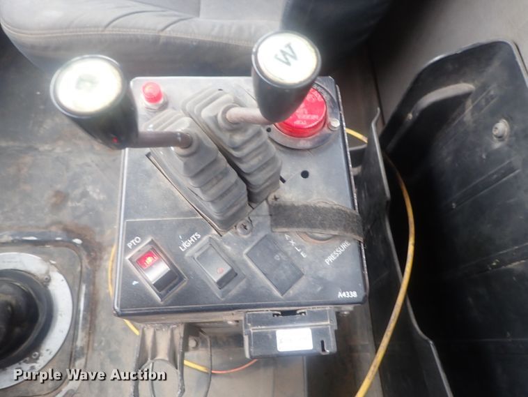 image for item DI7490 2007 Freightliner Business Class M112 roll-off container truck