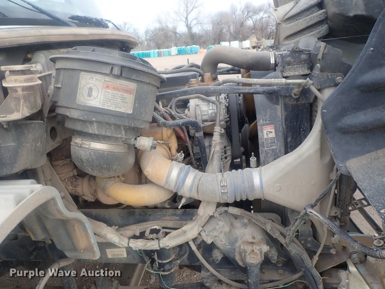 image for item DI7490 2007 Freightliner Business Class M112 roll-off container truck