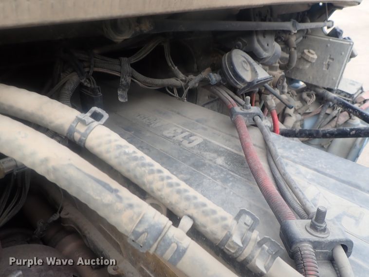 image for item DI7490 2007 Freightliner Business Class M112 roll-off container truck