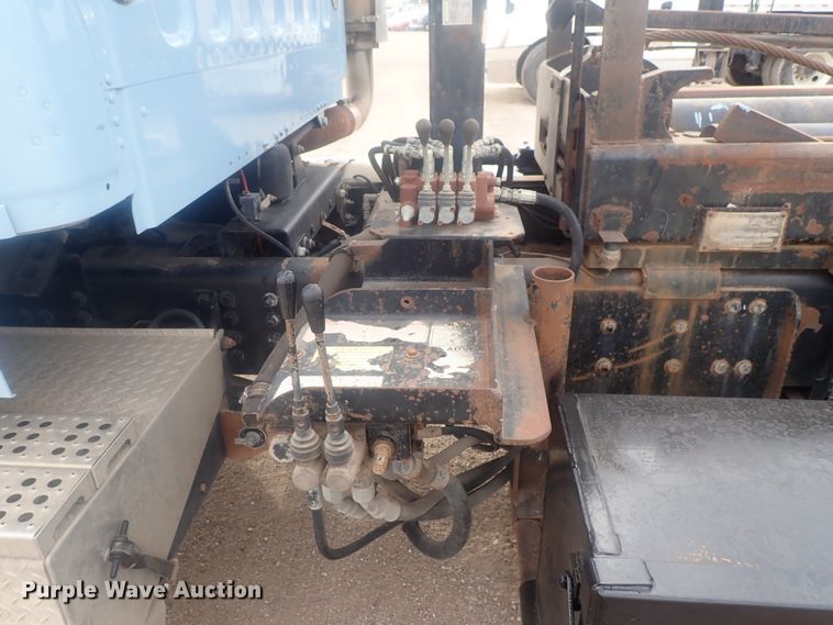 image for item DI7490 2007 Freightliner Business Class M112 roll-off container truck