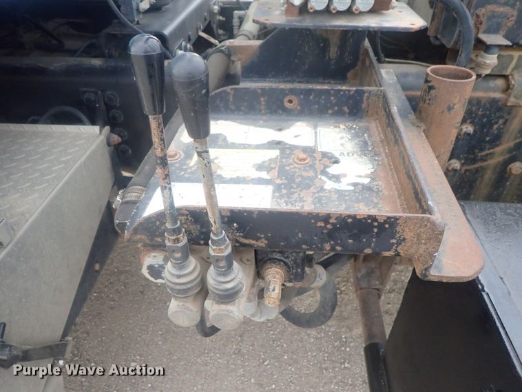 image for item DI7490 2007 Freightliner Business Class M112 roll-off container truck