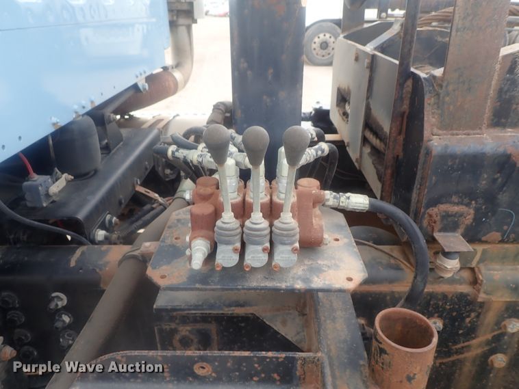 image for item DI7490 2007 Freightliner Business Class M112 roll-off container truck