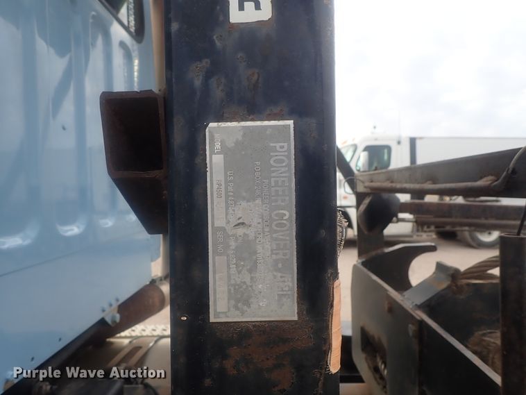 image for item DI7490 2007 Freightliner Business Class M112 roll-off container truck