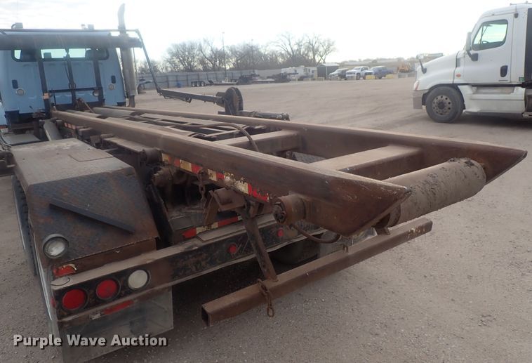 image for item DI7490 2007 Freightliner Business Class M112 roll-off container truck