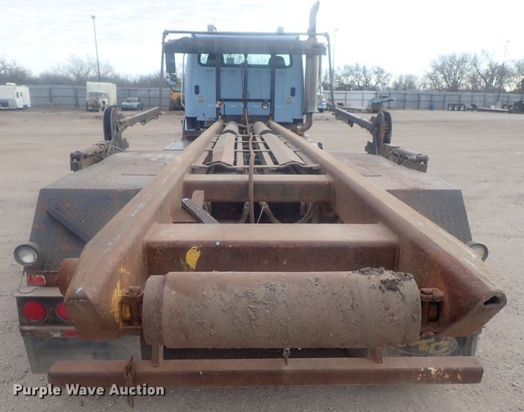 image for item DI7490 2007 Freightliner Business Class M112 roll-off container truck