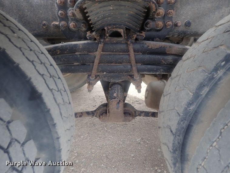 image for item DI7490 2007 Freightliner Business Class M112 roll-off container truck