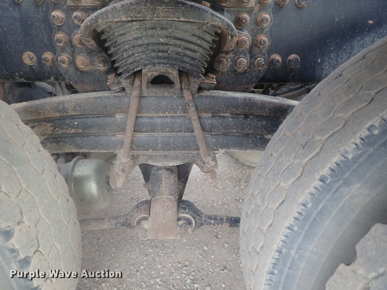 image for item DI7490 2007 Freightliner Business Class M112 roll-off container truck