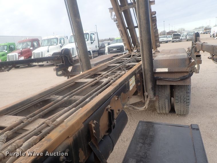 image for item DI7490 2007 Freightliner Business Class M112 roll-off container truck