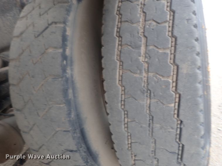 image for item DI7490 2007 Freightliner Business Class M112 roll-off container truck