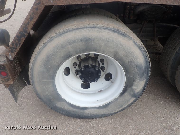 image for item DI7490 2007 Freightliner Business Class M112 roll-off container truck