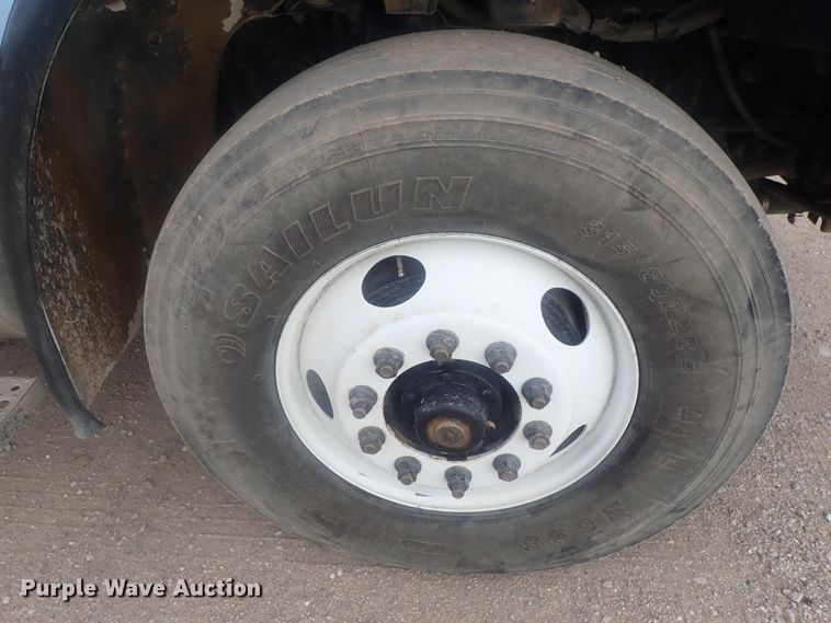 image for item DI7490 2007 Freightliner Business Class M112 roll-off container truck