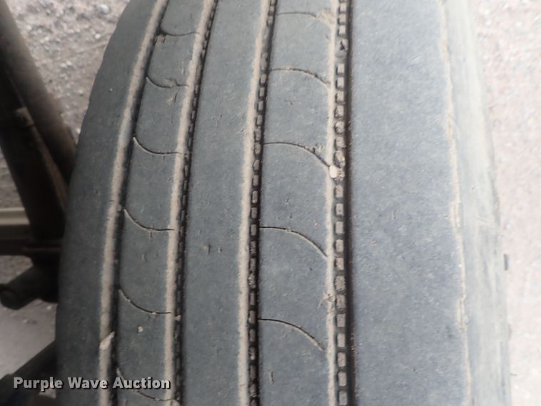 image for item DI7490 2007 Freightliner Business Class M112 roll-off container truck