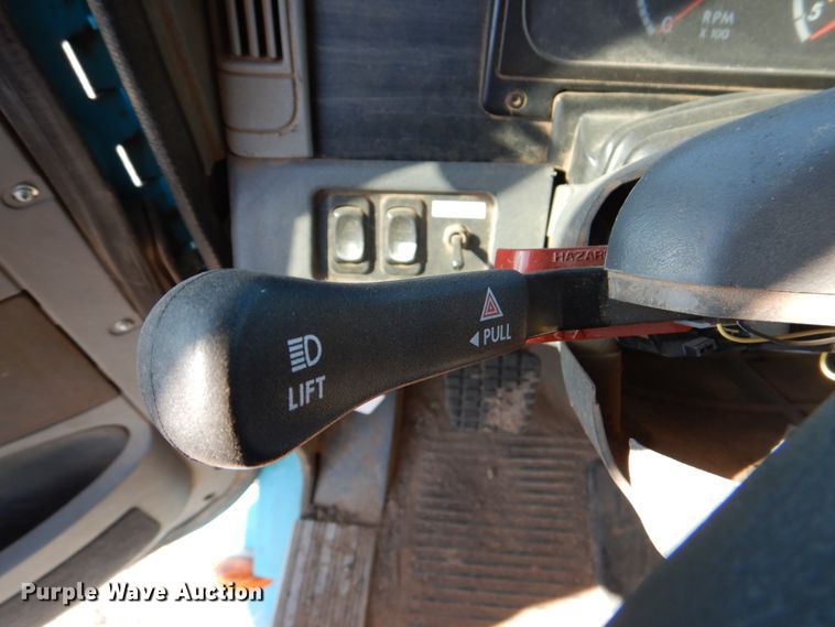 image for item DJ0277 2004 Freightliner Columbia  dump truck