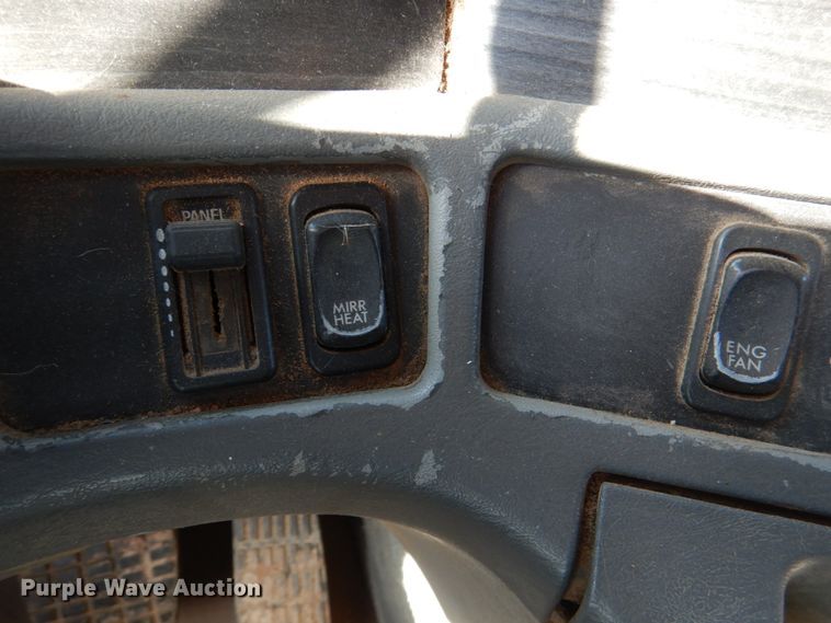 image for item DJ0277 2004 Freightliner Columbia  dump truck