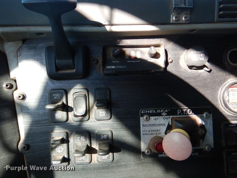 image for item DJ0277 2004 Freightliner Columbia  dump truck