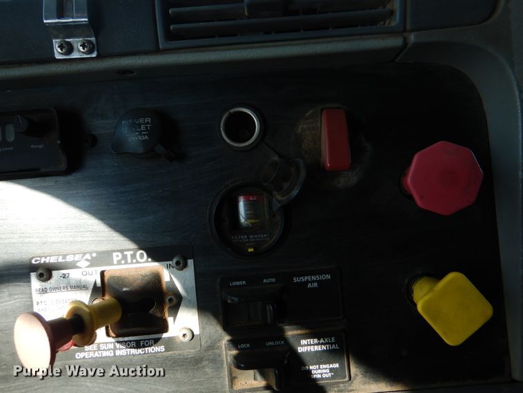 image for item DJ0277 2004 Freightliner Columbia  dump truck