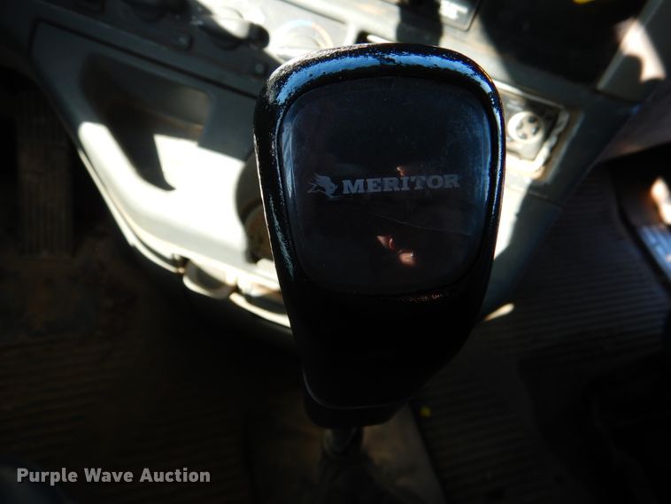 image for item DJ0277 2004 Freightliner Columbia  dump truck