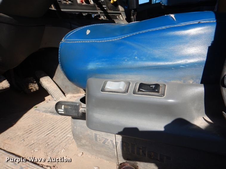 image for item DJ0277 2004 Freightliner Columbia  dump truck