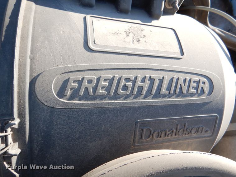 image for item DJ0277 2004 Freightliner Columbia  dump truck