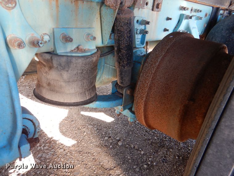 image for item DJ0277 2004 Freightliner Columbia  dump truck