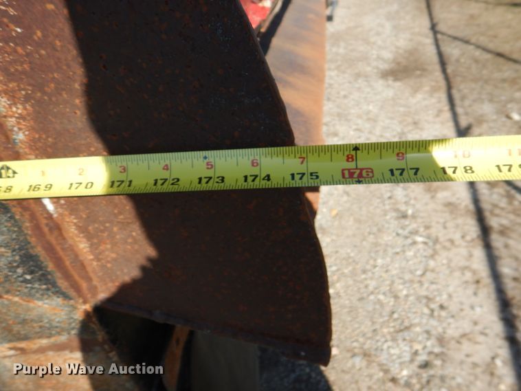 image for item DJ0277 2004 Freightliner Columbia  dump truck