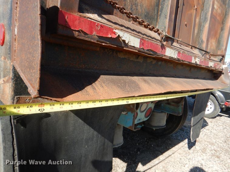 image for item DJ0277 2004 Freightliner Columbia  dump truck