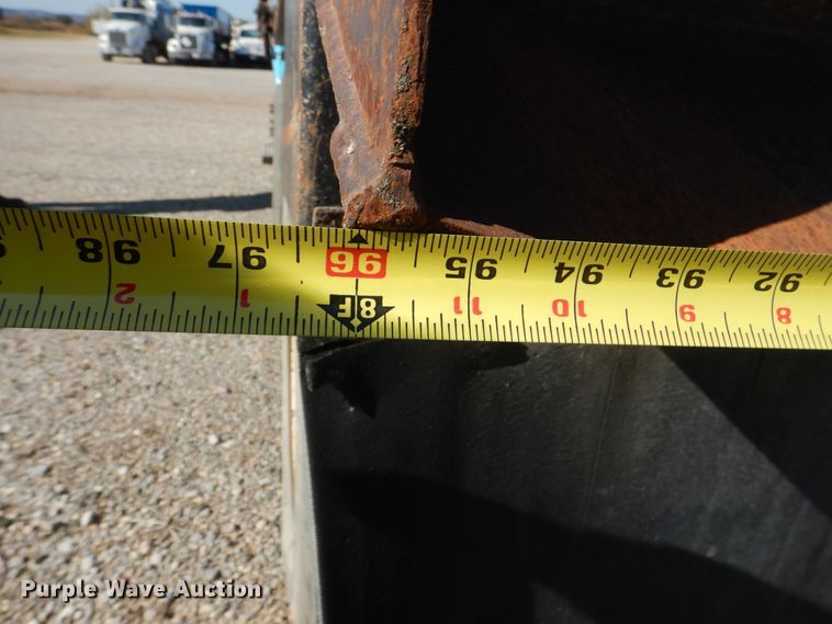 image for item DJ0277 2004 Freightliner Columbia  dump truck