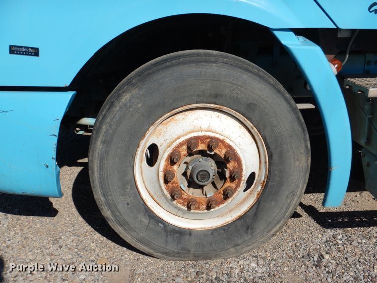 image for item DJ0277 2004 Freightliner Columbia  dump truck