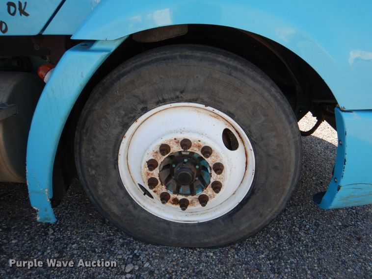 image for item DJ0277 2004 Freightliner Columbia  dump truck