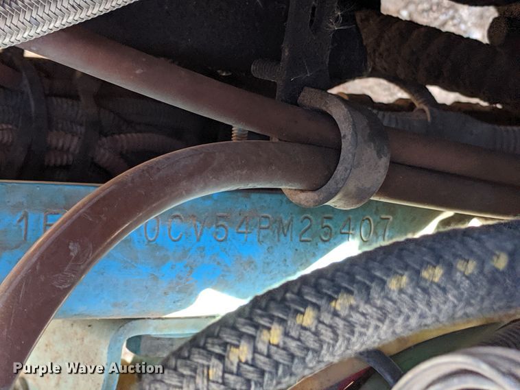 image for item DJ0277 2004 Freightliner Columbia  dump truck