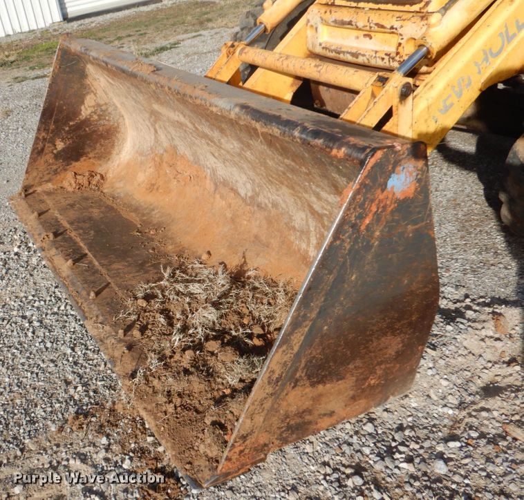 image for item DJ0362 2005 New Holland LB75B  backhoe