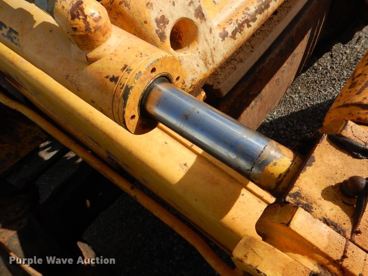 image for item DJ0362 2005 New Holland LB75B  backhoe