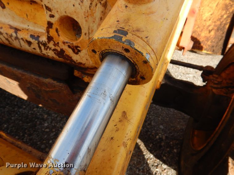 image for item DJ0362 2005 New Holland LB75B  backhoe