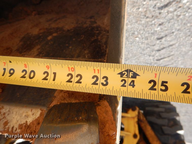 image for item DJ0362 2005 New Holland LB75B  backhoe