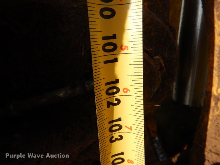 image for item DJ0362 2005 New Holland LB75B  backhoe