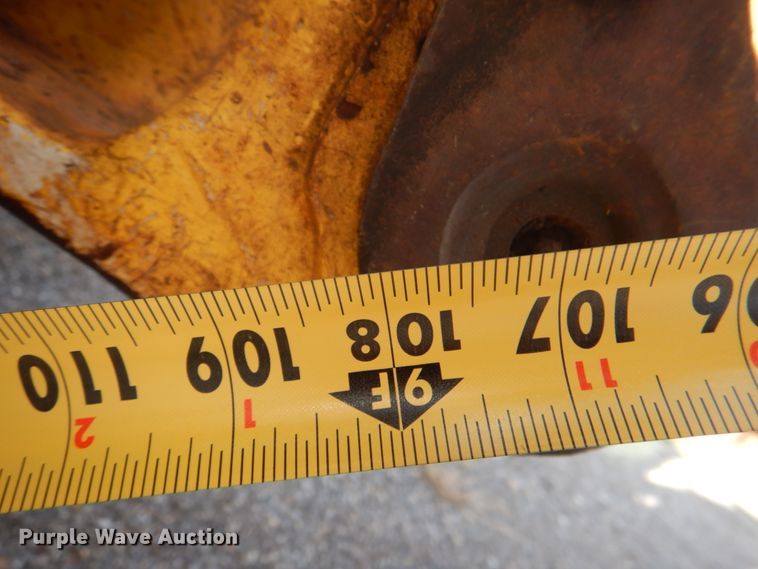 image for item DJ0362 2005 New Holland LB75B  backhoe